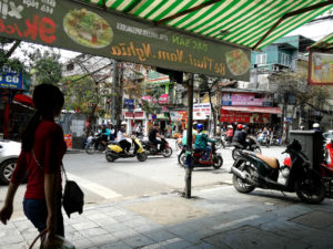Hanoi: Strassenszene mit Roller